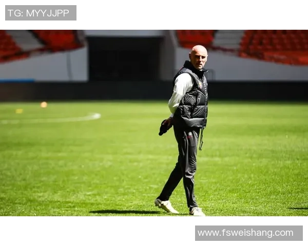 足球首秀闪耀全场年轻球星崭露锋芒为球队带来历史性胜利