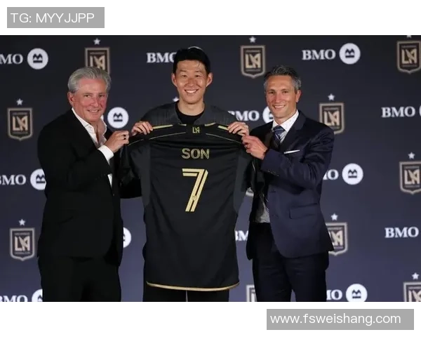 聚焦绿茵场巨星海外征途与跨国转会背后的荣耀与挑战