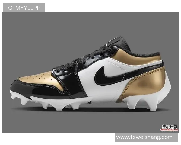 经典复古设计男款足球鞋重现经典球星风采舒适与性能并存